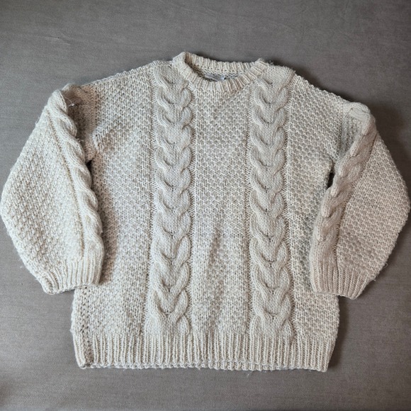 World Class Inc Cable Knit Wool Sweater Handmade Ecuador Cream Textured Cozy L? - Picture 1 of 8